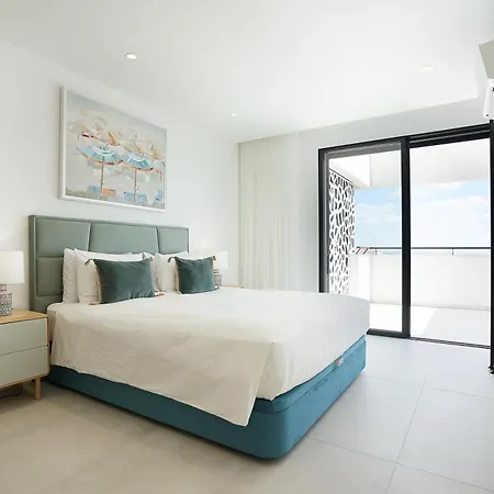 Heights - Old Town & Sea Views *